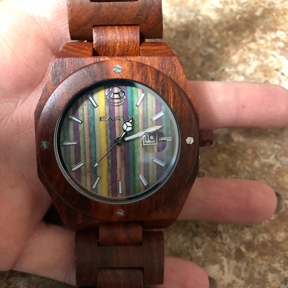Earth Wood Watch - Picture 3 of 6